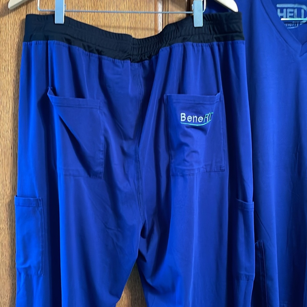 Men’s BeneFit Scrub set - Picture 4 of 4